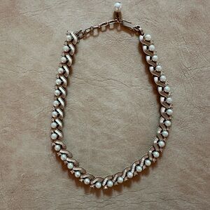 VINTAGE Signed 1980s Trifari gold toned necklace